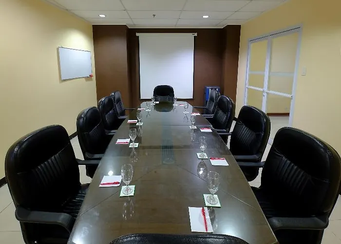 Oyo 187 The Maxwell 3* Cebu